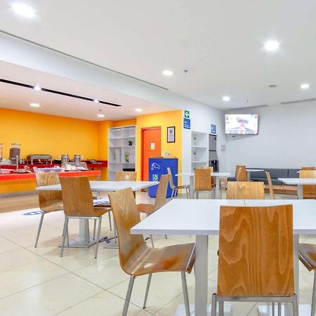Sleep Inn Leon Antares Esterno foto