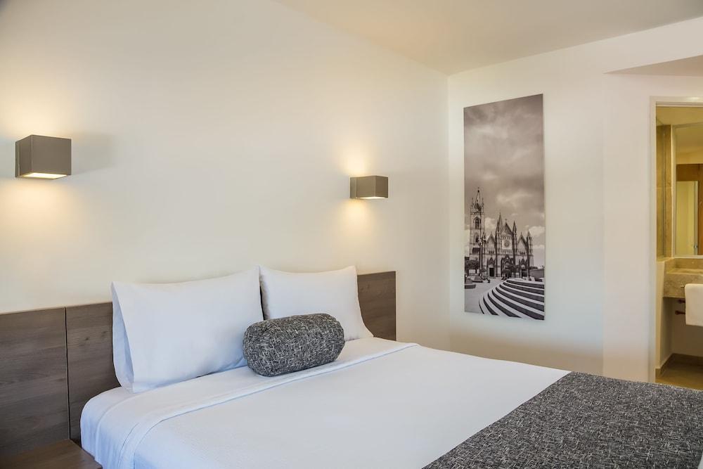 Sleep Inn Leon Antares Esterno foto