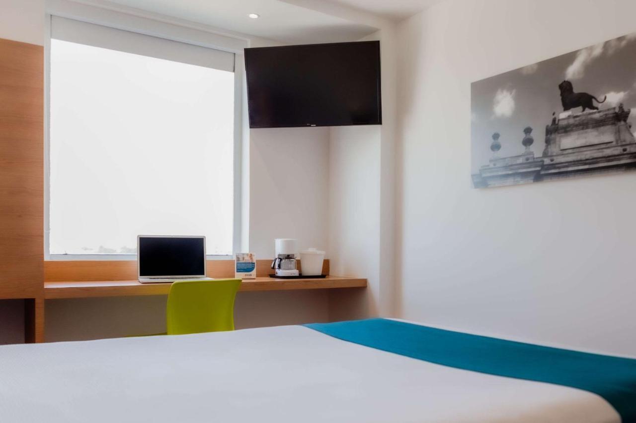 Sleep Inn Leon Antares Esterno foto