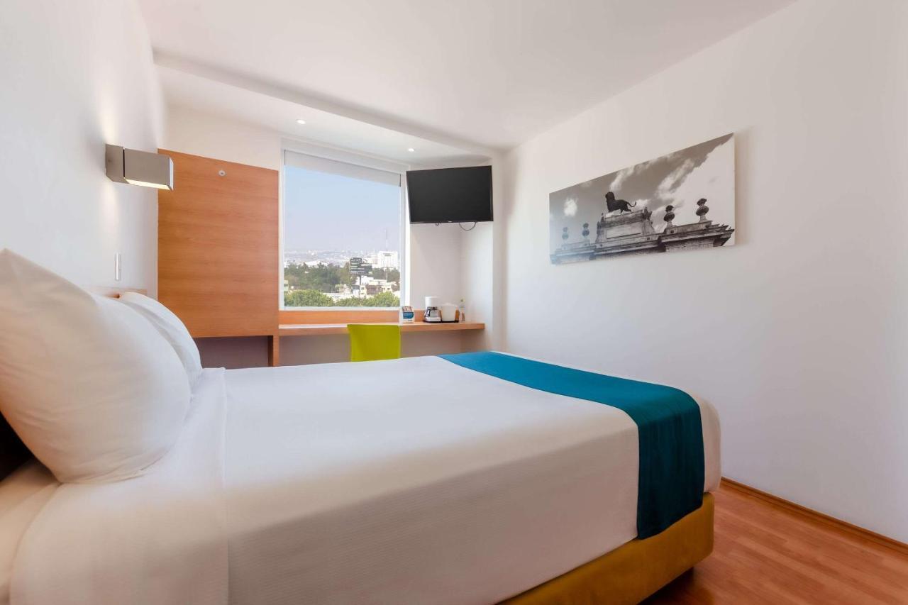 Sleep Inn Leon Antares Esterno foto