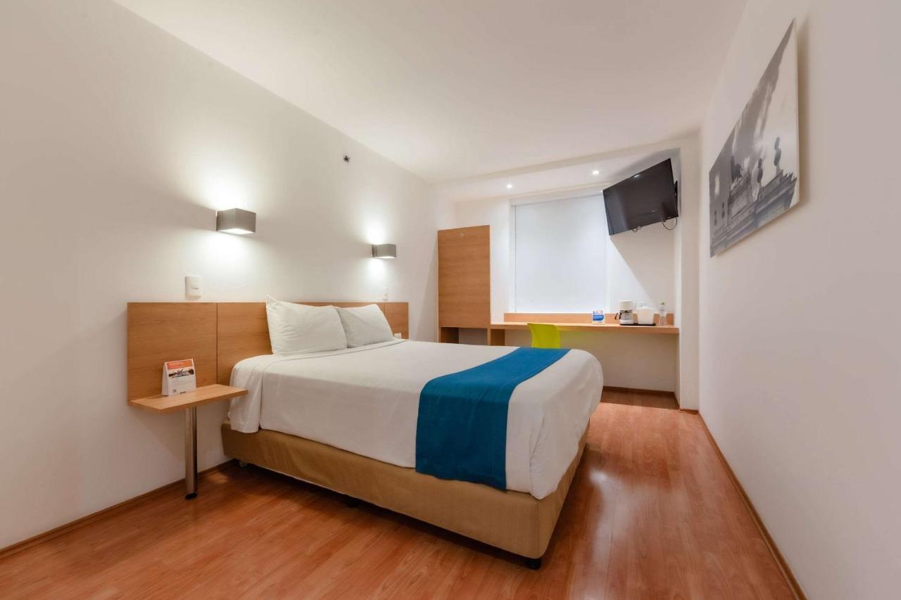 Sleep Inn Leon Antares Esterno foto