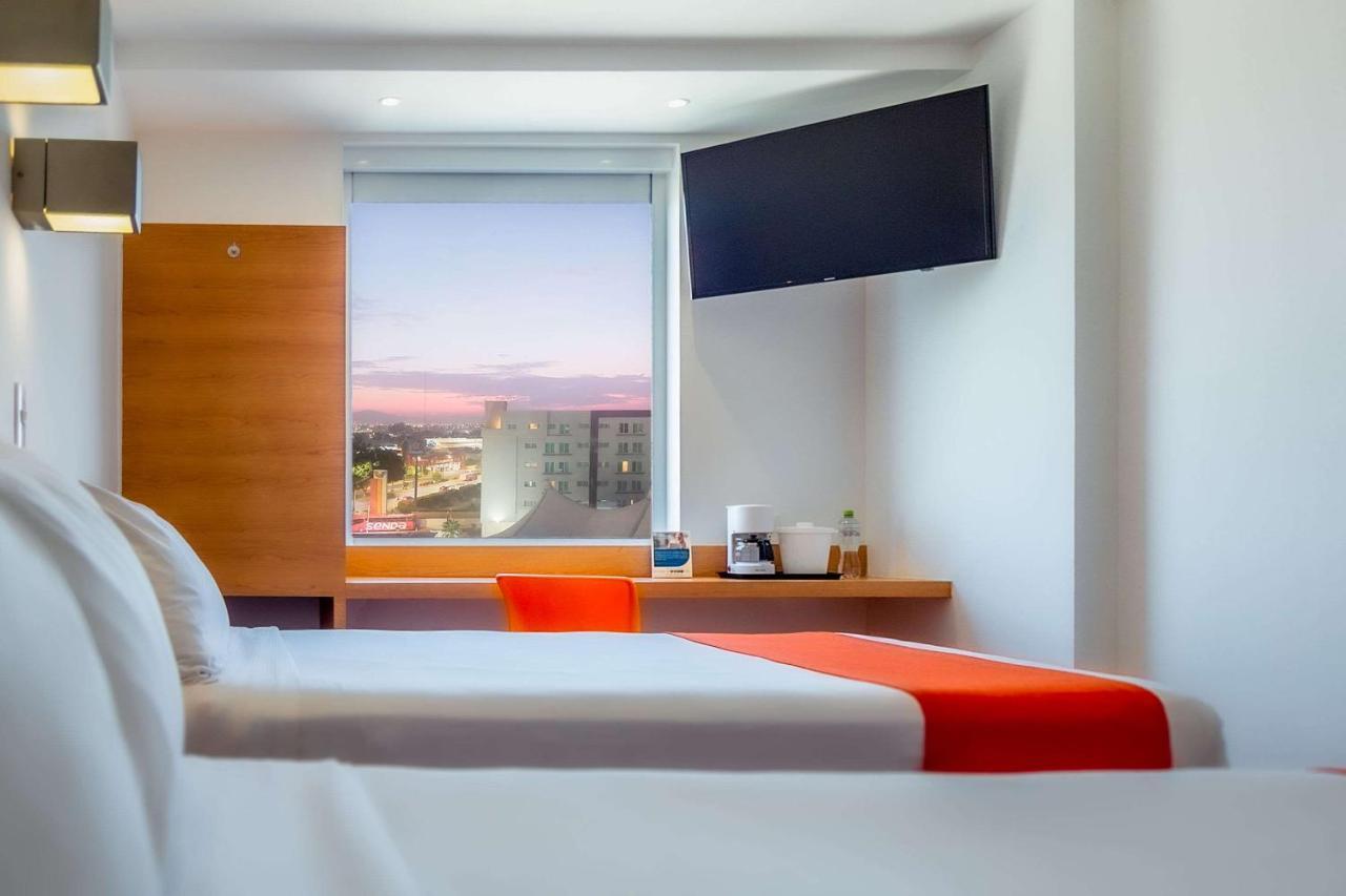 Sleep Inn Leon Antares Esterno foto