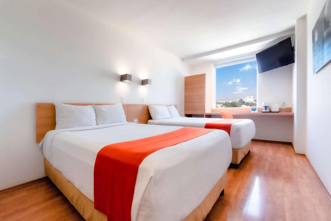 Sleep Inn Leon Antares Esterno foto