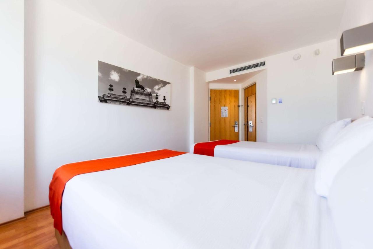 Sleep Inn Leon Antares Esterno foto